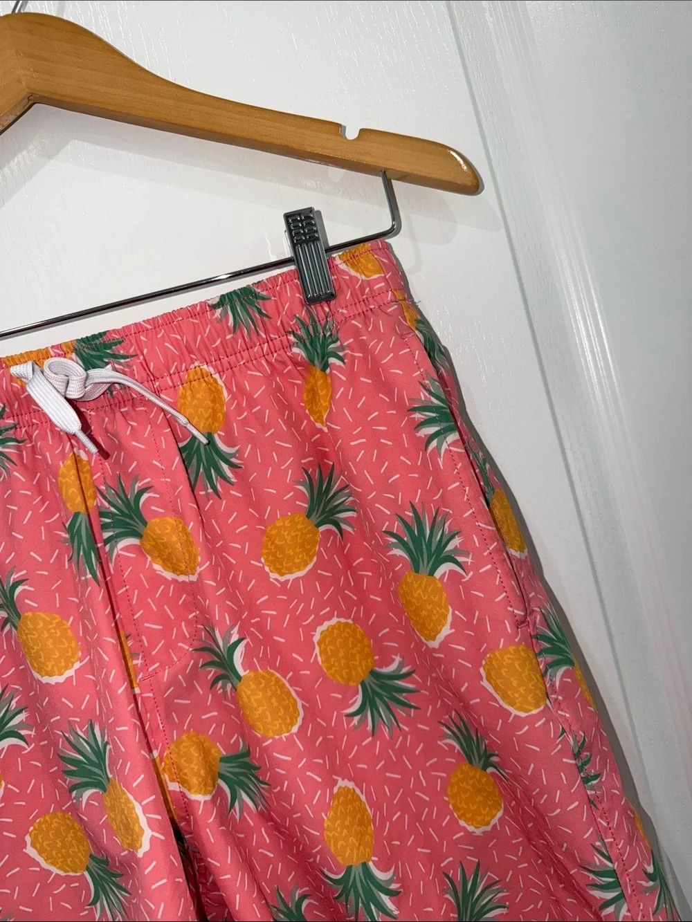 Bearbottom 7”Men's Pink Pineapple Swim Trunks size medium